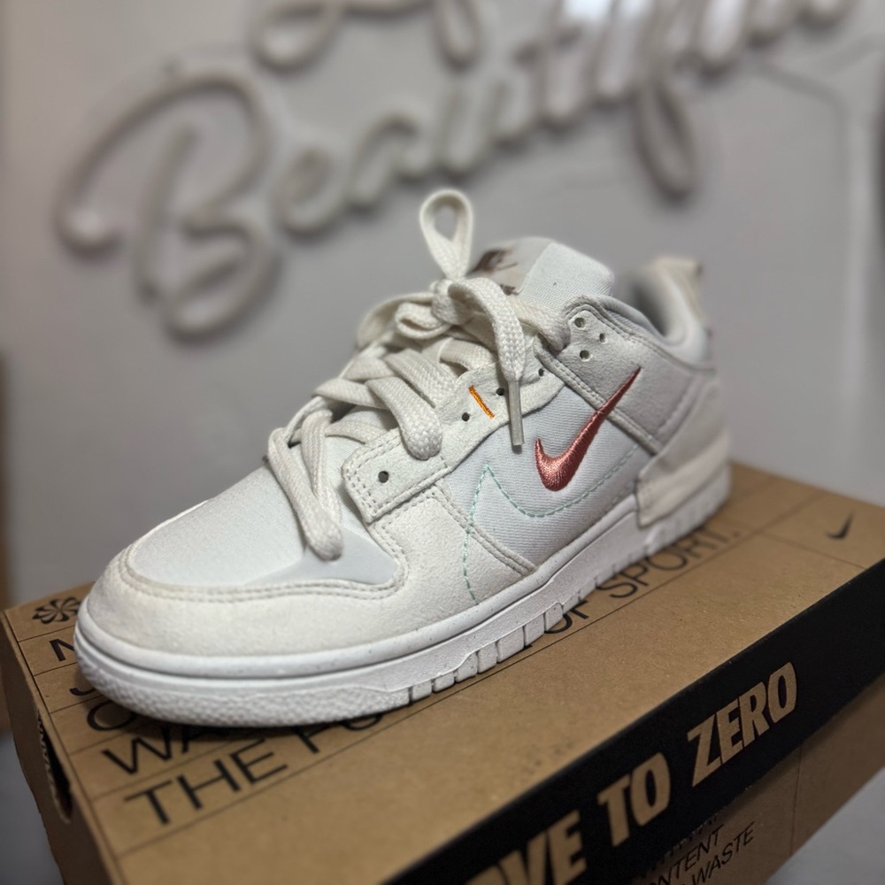 Nike White and Red Women's Sneakers